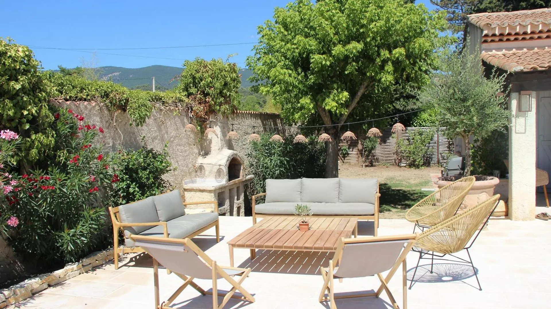 Villa Stephanie Saint-Martin-de-la-Brasque 0*,  France